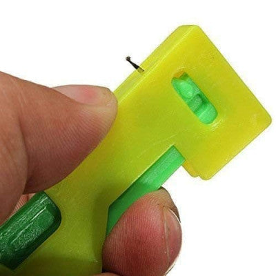 NEEDLE THREADING DEVICE